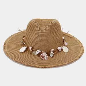 Cappello di paglia estivo con decorazione di conchiglie e bordo sfrangiato per la spiaggia