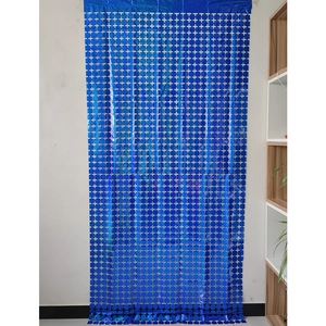 Dettaglio tenda laser blu con motivi a croce per decorazione sfondo festa disco