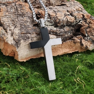 Retro two-tone stainless steel cross pendant necklace with silver and black metal splice