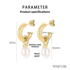 Détails des boucles d'oreilles créoles en acier doré avec perles en goutte