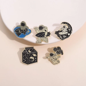Creative Astronaut Space Series Enamel Brooches Zinc Alloy Milk Box Coffee Cup Lapel Pins Fashion Badges For Clothing Bags