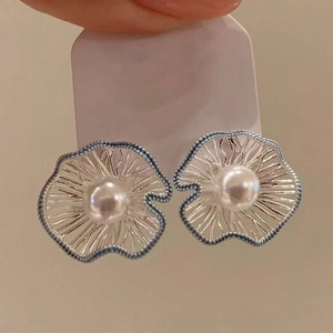 Hollow Flower Artificial Pearl Stud Earrings With Silver Earring Post Elegant Vintage Geometric Blue Dotted Edge For Women