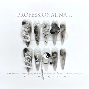 Faux ongles longs stiletto style chinois avec motifs dragon noir et blanc et yin-yang
