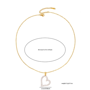 Detailed specs of gold heart pendant necklace showing 2.5cm width and 40+5cm length