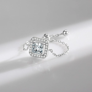 Bague élégante en argent S925 avec halo de zircon carré et chaîne ajustable