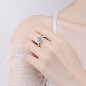 Luxurious S925 silver 1 carat moissanite halo ring with pink accents for women