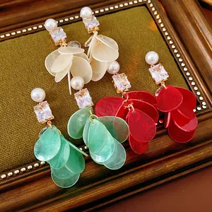 Elegante Lange Quastenohrringe Mit Muschelblüten Zirkonia Künstliche Perlenbesatz Und Silbernem Ohrstecker Für Damen