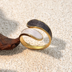 Minimalist 18k gold plated open ring with black and white teardrop marble enamel accents