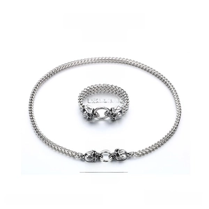 Technical drawing showing sizes for skull chain necklace and bracelet in stainless steel