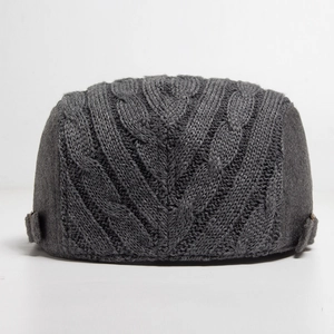 Men's dark grey cable knit newsboy cap with warm thick fabric and side buckle