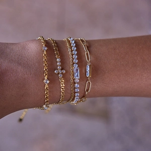 Bracelets dorés multicouches en zircon avec croix, chaîne tennis et trombones pour femme