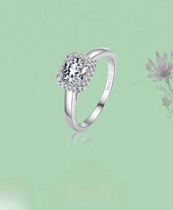 Detailed close-up of S925 sterling silver ring featuring a square halo zircon design