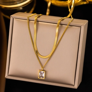 Edelstahl Doppellagige Halskette Für Damen Goldene Schlangenkette Mit Rechteckigem Strass Anhänger Mode Schmuck Geschenk