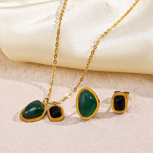Parure de bijoux plaqué or 18 carats avec pierres précieuses vertes et noires