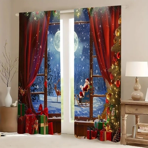 Décoration de Noël avec rideaux montrant le traîneau du Père Noël et forêt enneigée