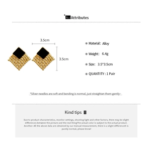 Detailed size specifications for gold and black geometric woven diamond shape earrings