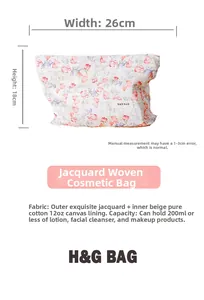 Dettaglio della borsa cosmetica in jacquard floreale con specifiche di dimensioni