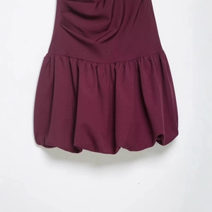 Modisches weinrotes Mini-Kleid im Ballon-Stil aus elegantem Strickstoff mit Raffungseffekt