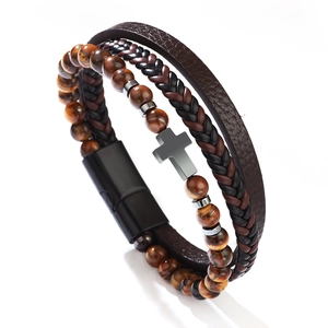 Bracciale multistrato da uomo con perline occhio di tigre, croce nera e pelle intrecciata marrone