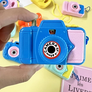Kreative blau-rosa Retro-Spielzeugkamera für Kinder im klassischen nostalgischen Design