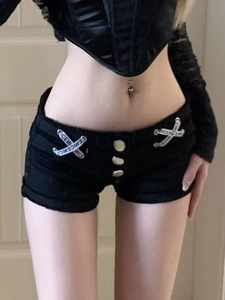 Sexy Low Waist Denim Shorts Hot Pants Mit Buchstabendruck-Riemen Und Ausgefranstem Saum Für Nachtclub Streetwear Damen Mode