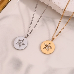 Collier Pendentif Étoile Disque Rond En Acier Inoxydable Incrusté De Zircons Bijoux De Mode Pour Femmes Accessoire Quotidien