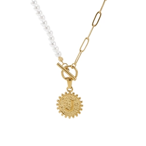 Collier en perles et acier inoxydable 18K avec boucle OT et pendentif initiale J