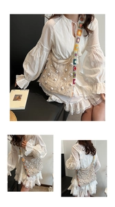 Detail der Häkeltasche mit weißen Perlen und buntem Schultergurt im Boho-Stil