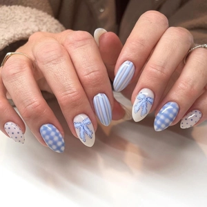 Light Blue White Press On Nails Short Almond Shape Bowknot Checkerboard Design Artificial Fingernails Women