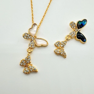 Parure de bijoux papillon plaqués or 18 carats avec nacre naturelle et zircons scintillants
