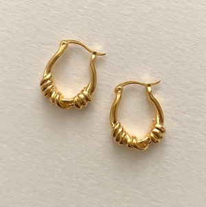 Minimalist S925 sterling silver knotted hoop earrings with vintage twisted gold finish