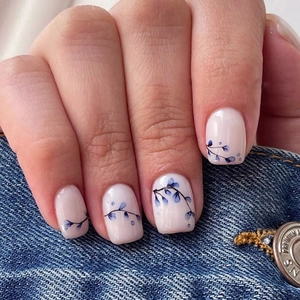 Press On Nails Kurz Squoval Künstliche Nägel Blaue Blumenmuster Hellrosa Farbverlauf Elegant Frischer Stil Für Damen