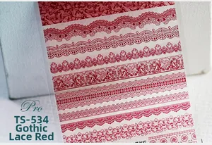 Détail de l'autocollant 5D Gothic Lace Red TS-534 avec motifs de dentelle et texture fine