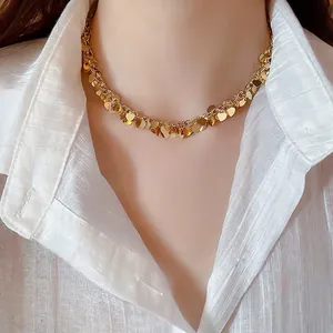 Collana girocollo dorata con paillettes a cuore e finitura lucida per donna