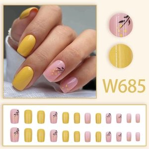 Unghie finte giallo zenzero e rosa con motivi a foglie e pois, set da 24 pezzi W685