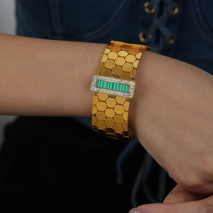 Vintage gold-plated honeycomb cuff bracelet with green malachite stone and white zircons
