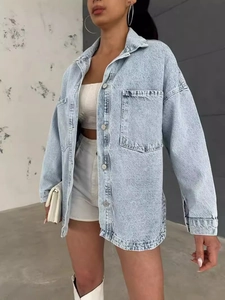 Oversize light blue washed denim jacket with vintage BF style and large pockets