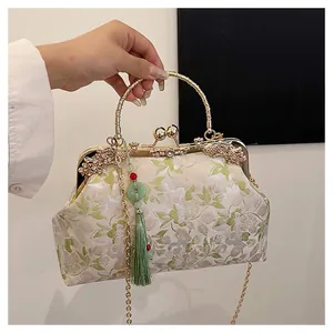 Vintage floral embroidery handbag with gold metal handle and green tassel for cheongsam
