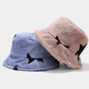 Thick plush bucket hat with star pattern in lavender and pink for winter warmth