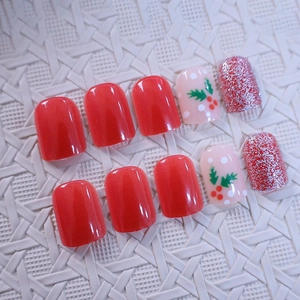 Christmas red berry leaf nails with glitter gradient and glossy red finish short press-on