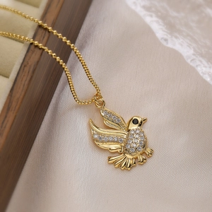 18K gold-plated bird pendant necklace with sparkling zircons and fine chain jewelry