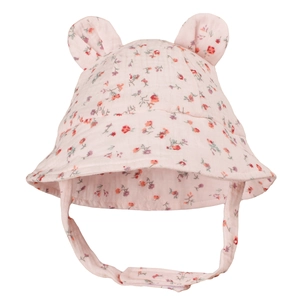 Detailansicht eines rosa geblümten Baby-Sonnenhutes mit süßen Hasenohren und Band