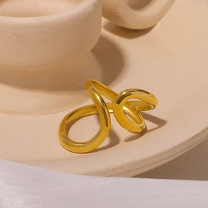 Polished 18K gold plated asymmetric double teardrop ring in minimalist twisted design