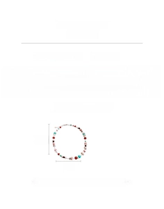 Dettaglio delle perle in pietra naturale da 1cm su una collana artigianale lunga 46cm