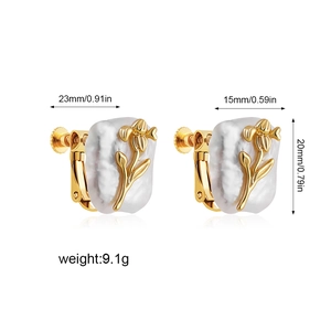 Detailed dimensions of gold flower pearl clip earrings with 9.1g weight on white background