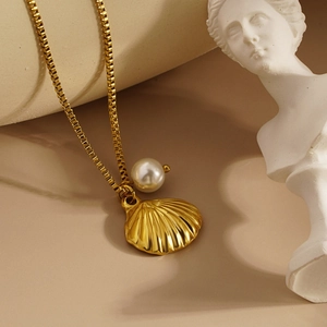 Vintage golden shell pendant necklace with white pearl on minimalist box chain for women