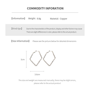 Detail chart showing 5cm x 3.6cm dimensions and 8.8g weight for copper rhombic earrings