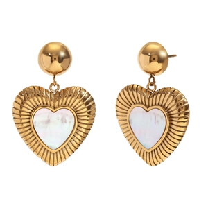 Boucles d'oreilles cœur en acier inoxydable plaqué or 18K avec nacre blanche