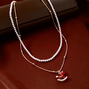 Rocking Horse Anhänger Doppelreihige Halskette Kupfer 18K Vergoldet Künstliche Perlenimitat Rotes Emaille Zirkon Schmuck Damen
