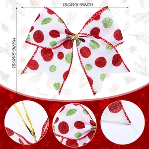 Détail du nœud de Noël avec points scintillants rouges et verts et attache en fer